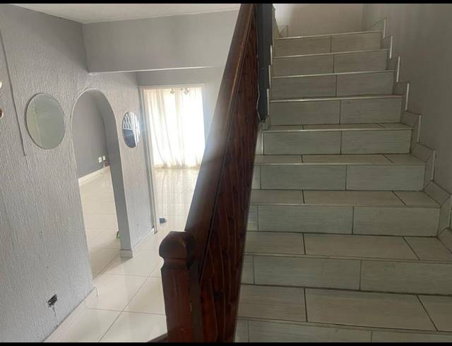 2 BEDROOM DUPLEX FOR SALE IN FOREST HILL